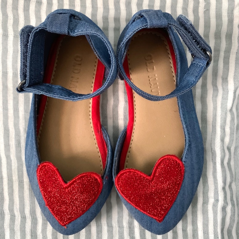 Old Navy Heart Flats Valentine’s Day VGUC